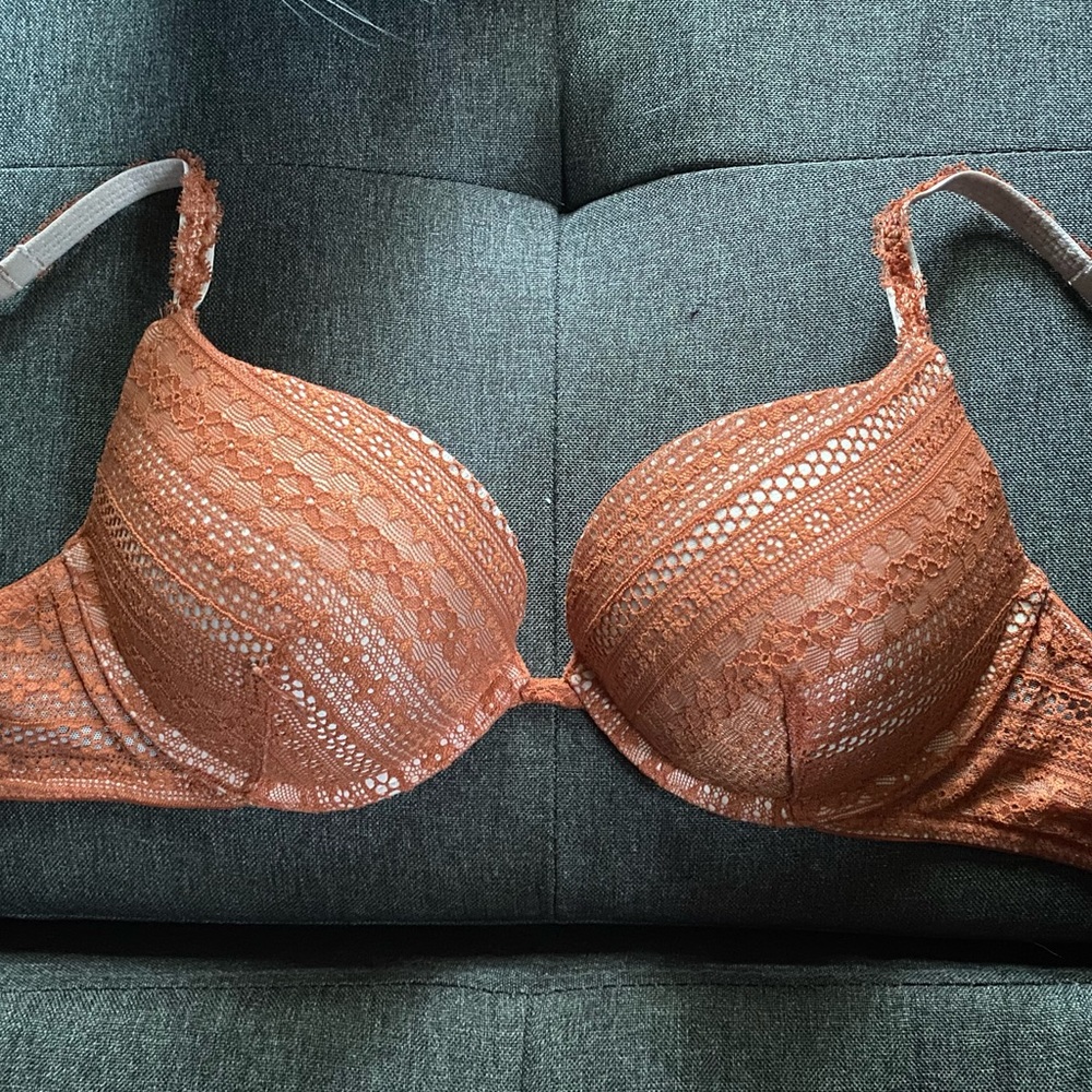 Victorias Secret Push Up Bra 34D